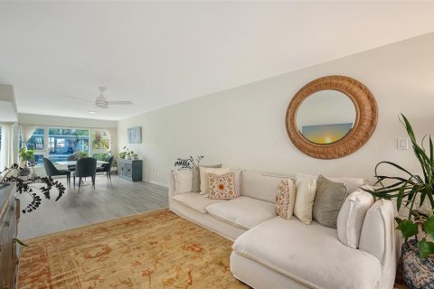 Copropriété à vendre à Sarasota, Floride: 2 chambres, 117.24 m2 № 2133360 - photo 14