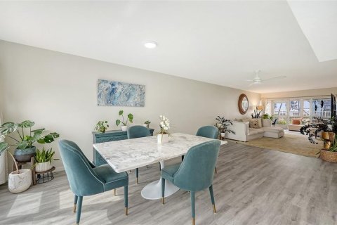 Copropriété à vendre à Sarasota, Floride: 2 chambres, 117.24 m2 № 2133360 - photo 8