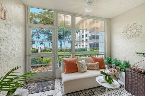 Copropriété à vendre à Sarasota, Floride: 2 chambres, 117.24 m2 № 2133360 - photo 12