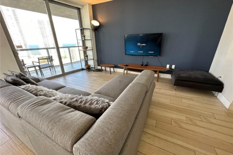 Condominio en venta en Hallandale Beach, Florida, 3 dormitorios, 146.51 m2 № 1959079 - foto 20