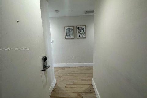 Condominio en venta en Hallandale Beach, Florida, 3 dormitorios, 146.51 m2 № 1959079 - foto 8