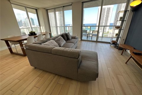 Condominio en venta en Hallandale Beach, Florida, 3 dormitorios, 146.51 m2 № 1959079 - foto 21