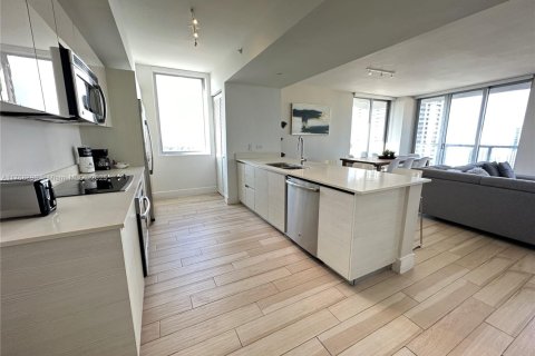 Condominio en venta en Hallandale Beach, Florida, 3 dormitorios, 146.51 m2 № 1959079 - foto 15