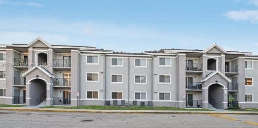 Condominio en Homestead, Florida, 2 dormitorios  № 1487458
