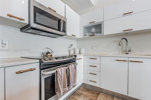Купить кондоминиум в Майами, Флорида 1 спальня, 83.89м2, № 1889823 - фото 12