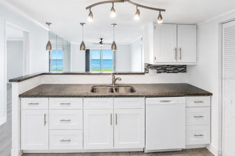 Condo in Dunedin, Florida, 2 bedrooms  № 2136602 - photo 5