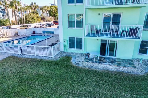 Condo in Dunedin, Florida, 2 bedrooms  № 2136602 - photo 19
