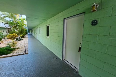 Condo in Dunedin, Florida, 2 bedrooms  № 2136602 - photo 3