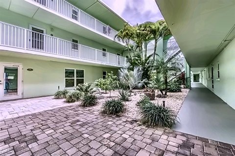 Condo in Dunedin, Florida, 2 bedrooms  № 2136602 - photo 2