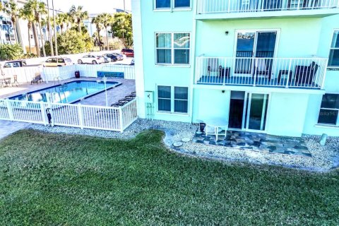 Condo in Dunedin, Florida, 2 bedrooms  № 2136602 - photo 24