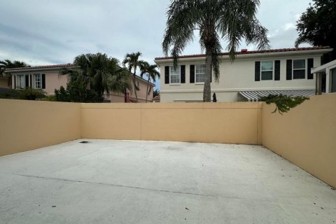 Adosado en alquiler en West Palm Beach, Florida, 3 dormitorios, 120.59 m2 № 1225793 - foto 1