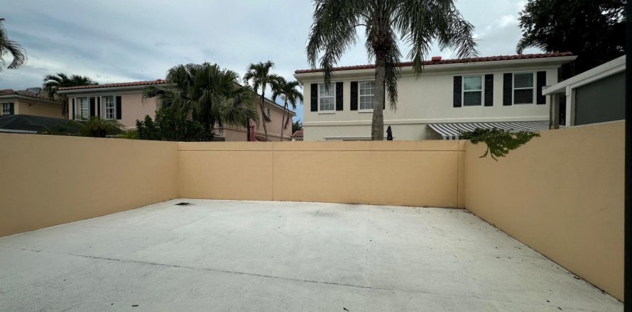 Adosado en West Palm Beach, Florida 3 dormitorios, 120.59 m2 № 1225793