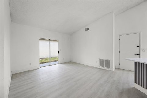 Купить виллу или дом в Киссимми, Флорида 13 комнат, 145.39м2, № 1805592 - фото 3