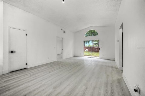 Купить виллу или дом в Киссимми, Флорида 13 комнат, 145.39м2, № 1805592 - фото 9