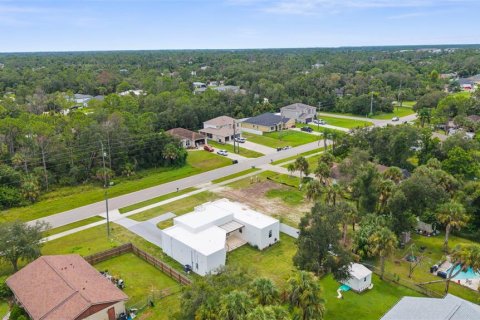 Villa ou maison à vendre à North Port, Floride: 3 chambres, 149.57 m2 № 1906026 - photo 10