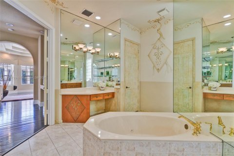 House in Coral Springs, Florida 5 bedrooms, 337.89 sq.m. № 1748300 - photo 26
