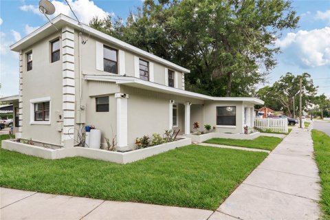 House in Plant City, Florida 3 bedrooms, 200.95 sq.m. № 2223730 - photo 2