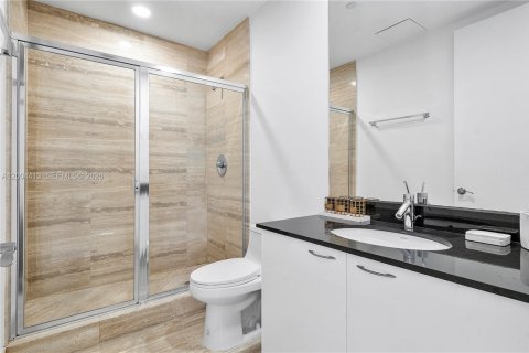 Condo in Sunny Isles Beach, Florida, 2 bedrooms № 2260493 - photo 30