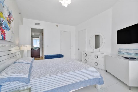 Condo in Sunny Isles Beach, Florida, 2 bedrooms № 2260493 - photo 24
