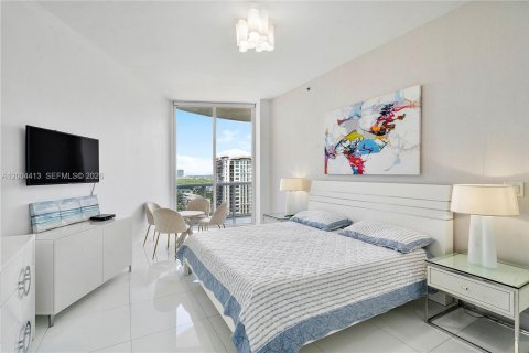 Condo in Sunny Isles Beach, Florida, 2 bedrooms № 2260493 - photo 22