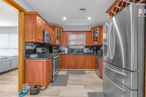 Casa en venta en Cutler Bay, Florida, 4 dormitorios, 159.79 m2 № 1937038 - foto 29