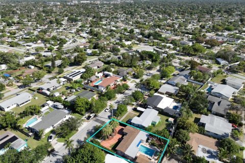 Casa en venta en Cutler Bay, Florida, 4 dormitorios, 159.79 m2 № 1937038 - foto 14