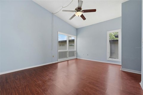 Condo in Apopka, Florida, 2 bedrooms № 2110975 - photo 15