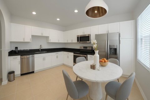 Adosado en alquiler en Miramar, Florida, 3 dormitorios, 121.33 m2 № 2054386 - foto 4