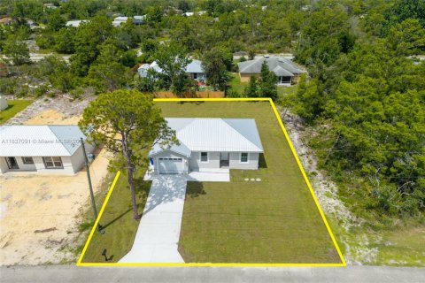 House in Lake Placid, Florida 3 bedrooms, 108.7 sq.m. № 1823724 - photo 6