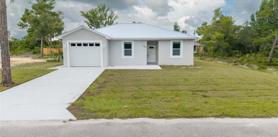 House in Lake Placid, Florida 3 bedrooms, 108.7 sq.m. № 1823724