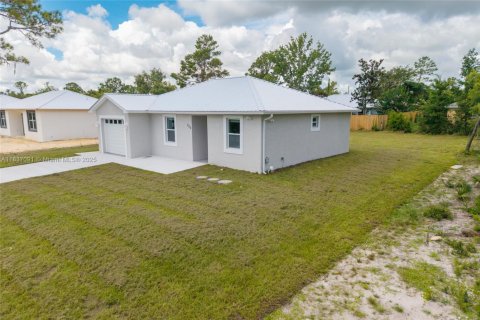 House in Lake Placid, Florida 3 bedrooms, 108.7 sq.m. № 1823724 - photo 2