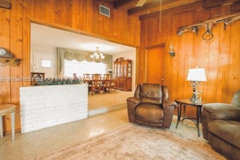 Купить виллу или дом в Хомстед, Флорида 9 комнат, 176.33м2, № 1611534 - фото 10