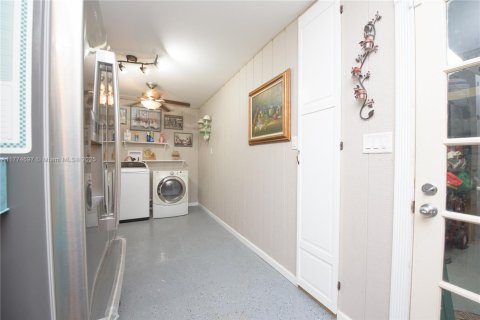 Купить виллу или дом в Хомстед, Флорида 9 комнат, 176.33м2, № 1611534 - фото 27