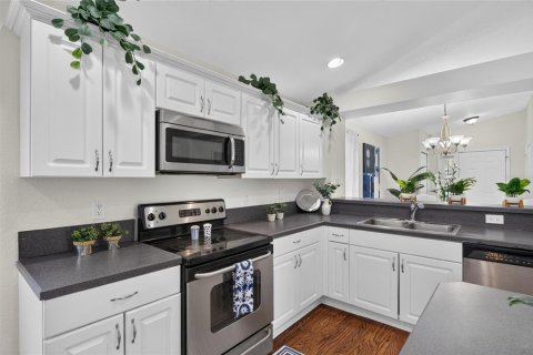 Купить виллу или дом в Ривервью, Флорида 6 комнат, 132.39м2, № 2429175 - фото 10