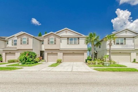 Adosado en alquiler en Tampa, Florida, 3 dormitorios, 174.66 m2 № 1916734 - foto 1