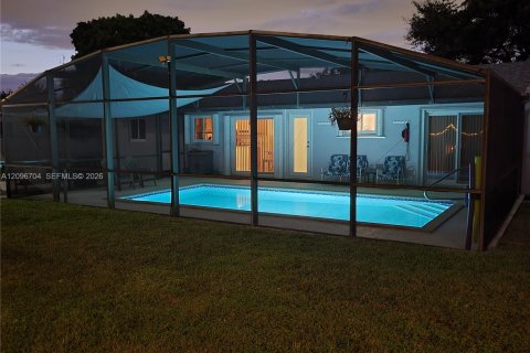 House in Cutler Bay, Florida 3 bedrooms, 113.15 sq.m. № 2390479 - photo 28