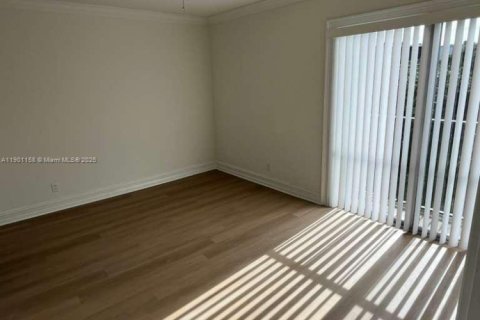 Снять в аренду кондоминиум в Мирамар, Флорида 2 спальни, 77.29м2, № 1953696 - фото 9