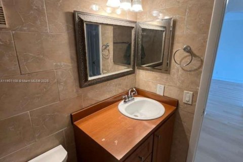 Снять в аренду кондоминиум в Мирамар, Флорида 2 спальни, 77.29м2, № 1953696 - фото 17