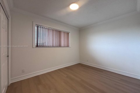 Снять в аренду кондоминиум в Мирамар, Флорида 2 спальни, 77.29м2, № 1953696 - фото 14