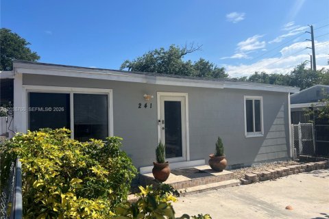 Villa ou maison à Dania Beach, Floride 3 chambres, 108.05 m2 № 2086334