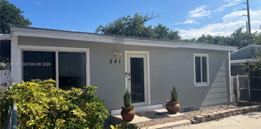 Villa ou maison à Dania Beach, Floride 3 chambres, 108.05 m2 № 2086334