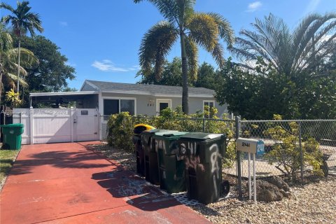 Villa ou maison à louer à Dania Beach, Floride: 3 chambres, 108.05 m2 № 2086334 - photo 4