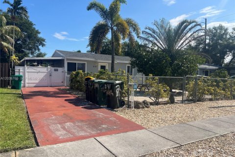 Villa ou maison à louer à Dania Beach, Floride: 3 chambres, 108.05 m2 № 2086334 - photo 3