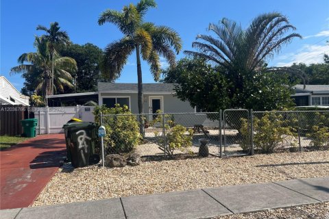 Villa ou maison à louer à Dania Beach, Floride: 3 chambres, 108.05 m2 № 2086334 - photo 5