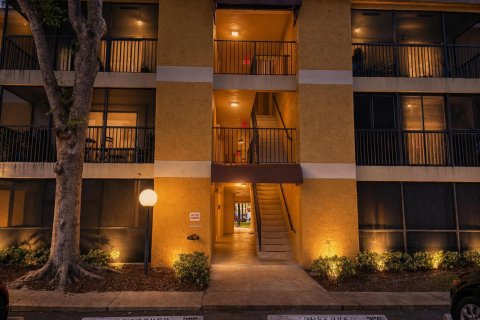Condo in Oakland Park, Florida, 3 bedrooms  № 2088278
