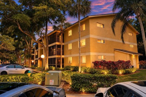 Condo in Oakland Park, Florida, 3 bedrooms  № 2088278 - photo 5