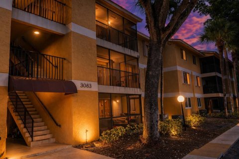 Condo in Oakland Park, Florida, 3 bedrooms  № 2088278 - photo 3