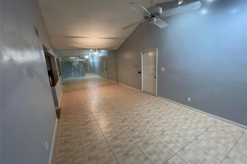 Condo in Oakland Park, Florida, 3 bedrooms  № 2088278 - photo 16