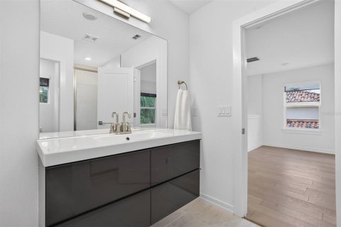 Casa en venta en Tampa, Florida, 5 dormitorios, 287.53 m2 № 2259034 - foto 30