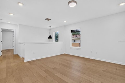 Casa en venta en Tampa, Florida, 5 dormitorios, 287.53 m2 № 2259034 - foto 14